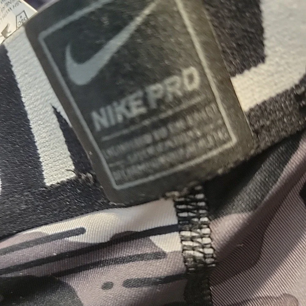 Nike Pro Compression Pants Boys XL Camouflage‎ 3/4 Gray Black Leggings